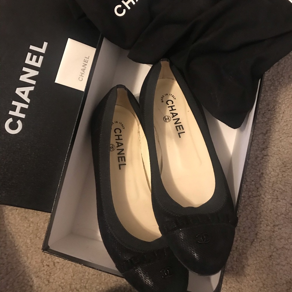 CHANEL SALE!!! 🚨🚨🖤 black flats
